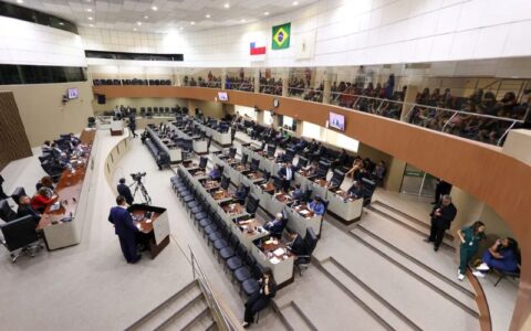 vereadores-fazem-discurso-de-d