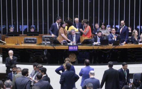 camara-aprova-urgencia-para-co