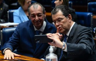 eduardo-braga-e-omar-aziz-come