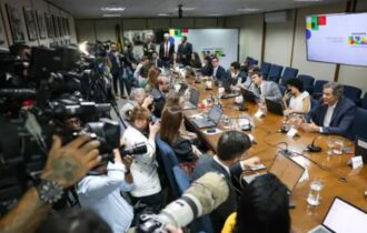 Haddad diz que BC precisa buscar nível de equilíbrio do dólar