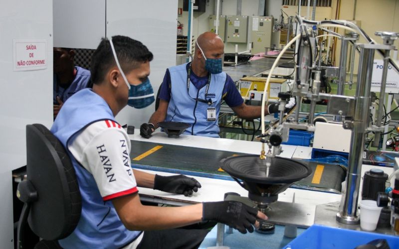 pib-do-amazonas-cresce-304-no-