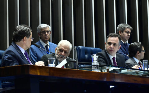 senado-aprova-texto-da-reforma