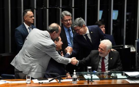 zona-franca-continua-em-risco-