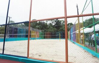 Moradores do Núcleo 16 recebem campo de futebol revitalizado