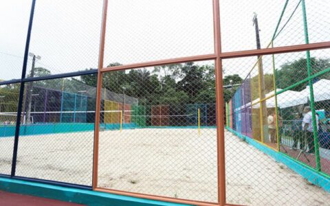 Moradores do Núcleo 16 recebem campo de futebol revitalizado