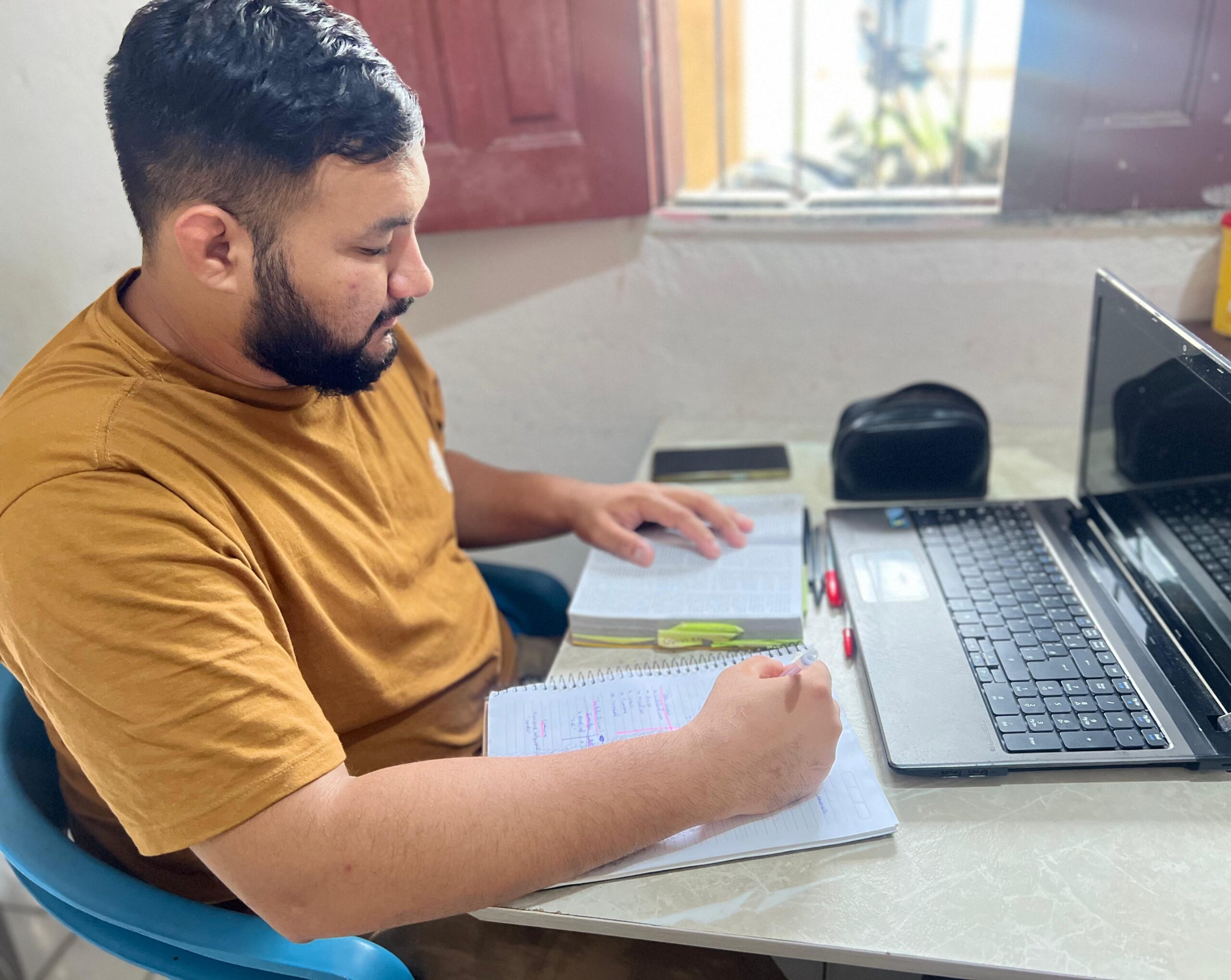 Concurseiro fala rotina de estudos - Foto: Divulgação/AM1