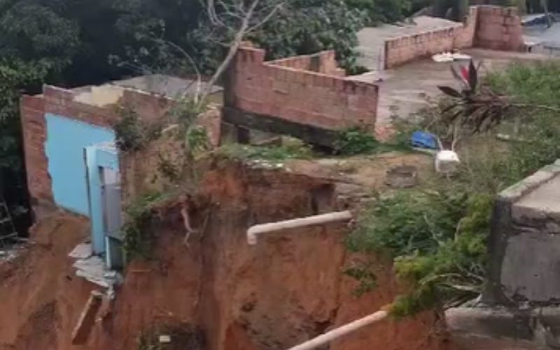 Cratera afeta casas no Mauazinho - Foto: Divulgação
