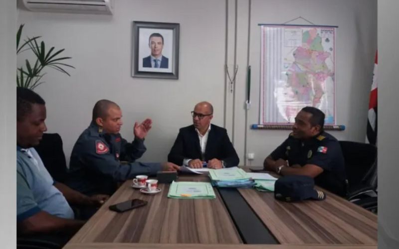 guarda-mata-a-tiros-secretario