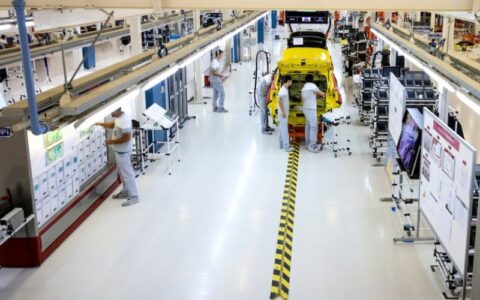 producao-industrial-cai-06-em-