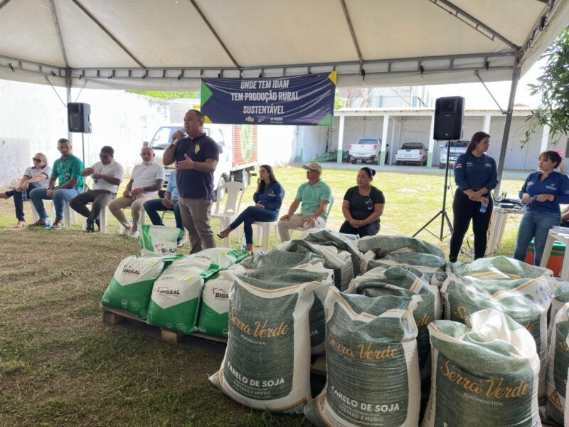 Sepror entrega 6,5 toneladas de insumo alimentar animal aos produtores de Itacoatiara