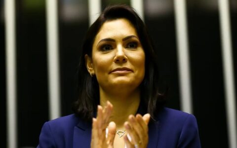 STJ aceita recurso e ação de Michelle Bolsonaro contra revista vai para o STF