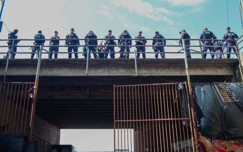 Três pessoas são presas em operação contra o tráfico de drogas no Centro de Manaus