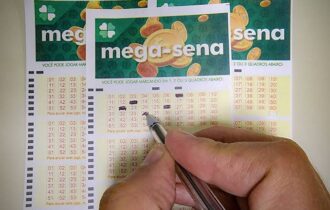 mega-sena-acumula-novamente-e-