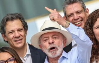 pressionado-lula-retoma-trabal