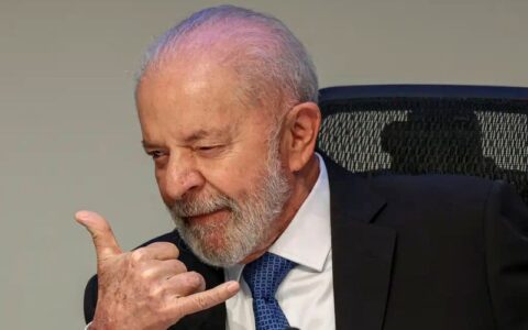 pressionado-lula-retoma-trabal