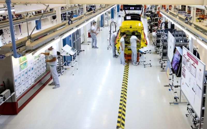 producao-industrial-cai-06-em-