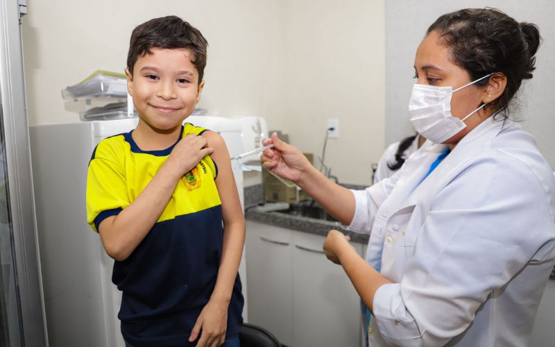 Vacina contra dengue em Manaus - Divulgação/Semcom