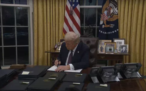 trump-diz-que-a-microsoft-e-um
