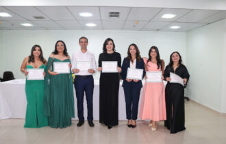 FCecon forma nova turma de sete médicos especialistas