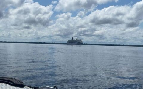 Cheia do rio Negro avança sem mudanças bruscas; alerta sairá em 28 de março