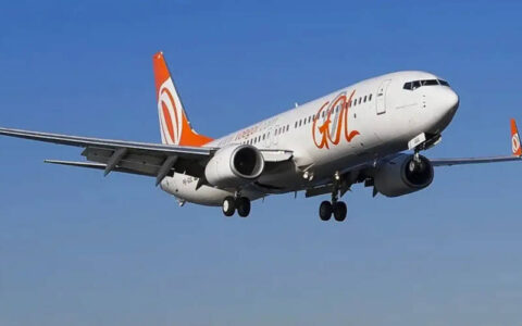Avião da GOL colide com pássaro após decolar de Brasília