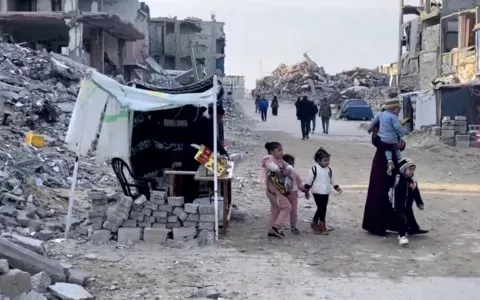 hamas-liberta-mais-tres-refens