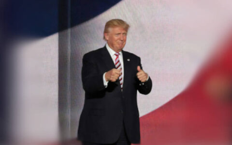 Trump diz que tarifas sobre importações do México e do Canadá entram em vigor na próxima semana