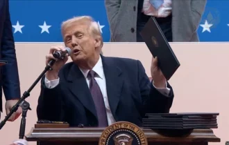 trump-reforca-critica-aos-pais