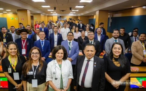 com-recursos-travados-prefeito