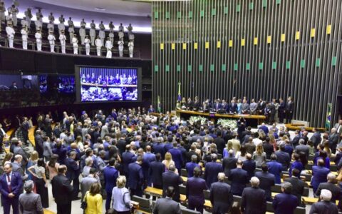 deputados-do-am-deixam-cerimon