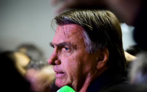 Bolsonaro pede anulação da delação de Cid e afastamento de Moraes