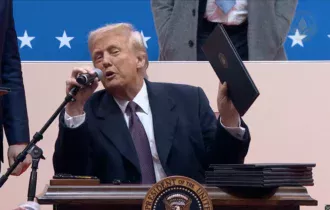 trump-reforca-critica-aos-pais