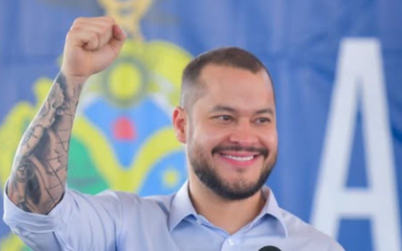 Adail Filho usa quase R$ 7 mil do cotão para abastecer o próprio barco