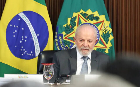 Ameaças “insistem em sobreviver”, diz Lula sobre golpe de 64