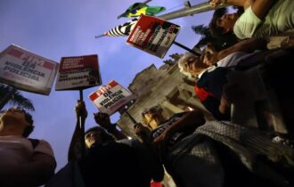 atos-protestam-contra-racismo-