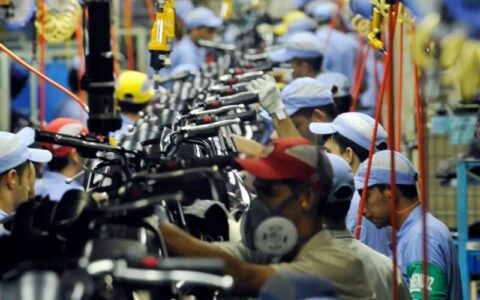 faturamento-da-industria-cresc