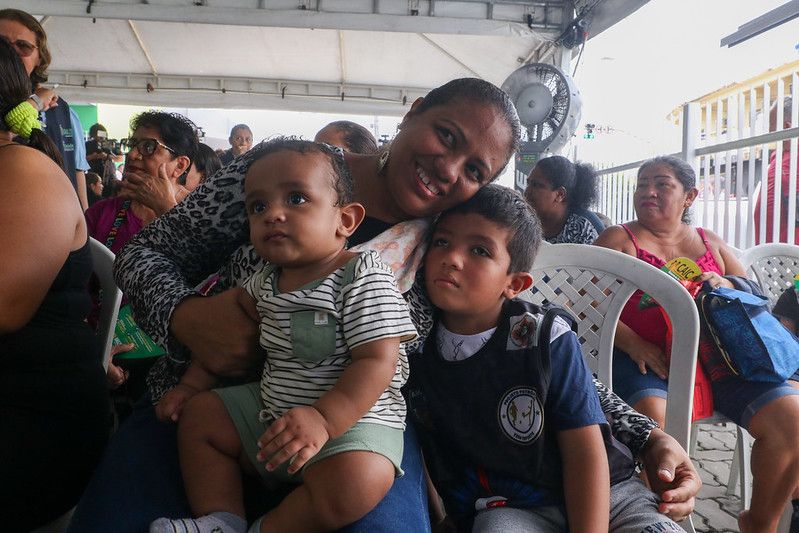(Foto: Evandro Seixas / SES-AM)
Moradores da zona Sul de Manaus comemoram entrega de Caic