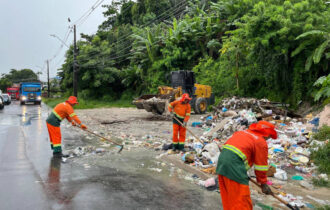 Prefeitura de Manaus desarticula mais de 10 lixeiras irregulares em três dias e reforça alerta à população