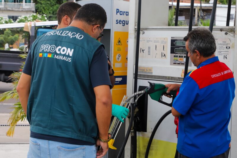 (Foto: Clóvis Miranda / Semcom)
Preços dos combustíveis são monitorados nos postos de Manaus