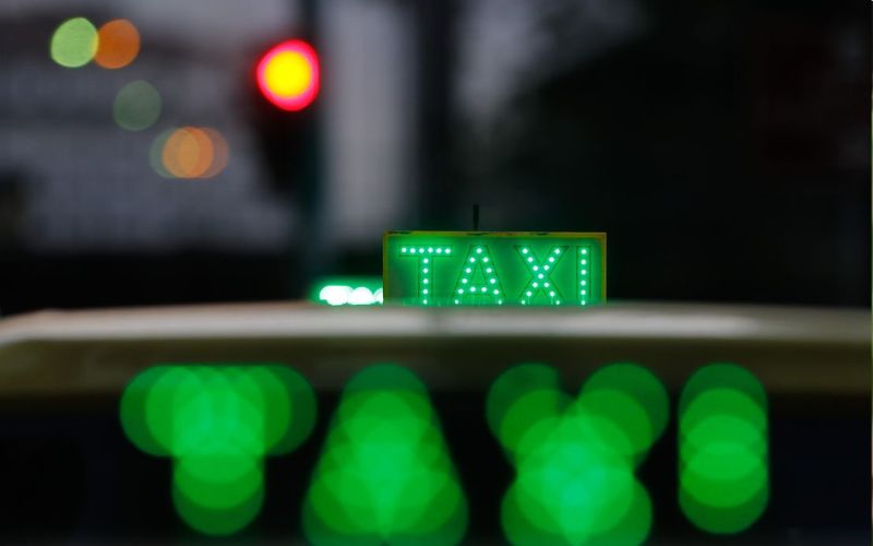(Foto: Fernando Frazão/Agência Brasil) Taxista tem pescoço cortado por passageira durante corrida no Amazonas