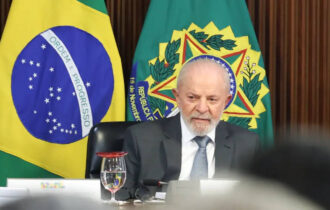 Ameaças “insistem em sobreviver”, diz Lula sobre golpe de 64