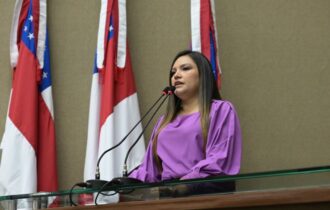 joana-darc-retorna-ao-trabalho