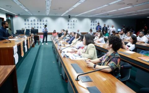 lideres-definem-comando-das-co