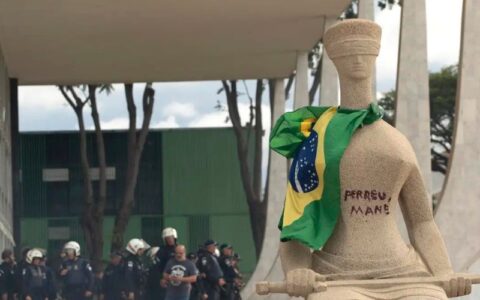 mulher-que-pichou-perdeu-mane-