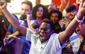 neguinho-da-beija-flor-celebra
