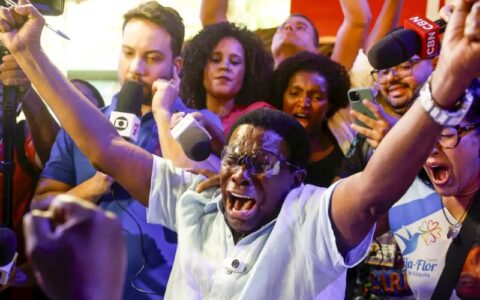 neguinho-da-beija-flor-celebra