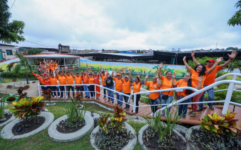 (Foto: Antonio Pereira/Semcom) Mutirão mobiliza 120 agentes para limpeza no igarapé do Gigante
