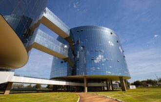 MPF questiona proibição de terapia hormonal para menores