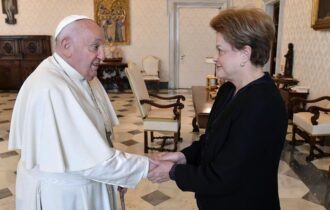 PAPA E DILMA