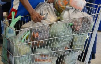 Alimentos puxam prévia da inflação de abril para 0,43%